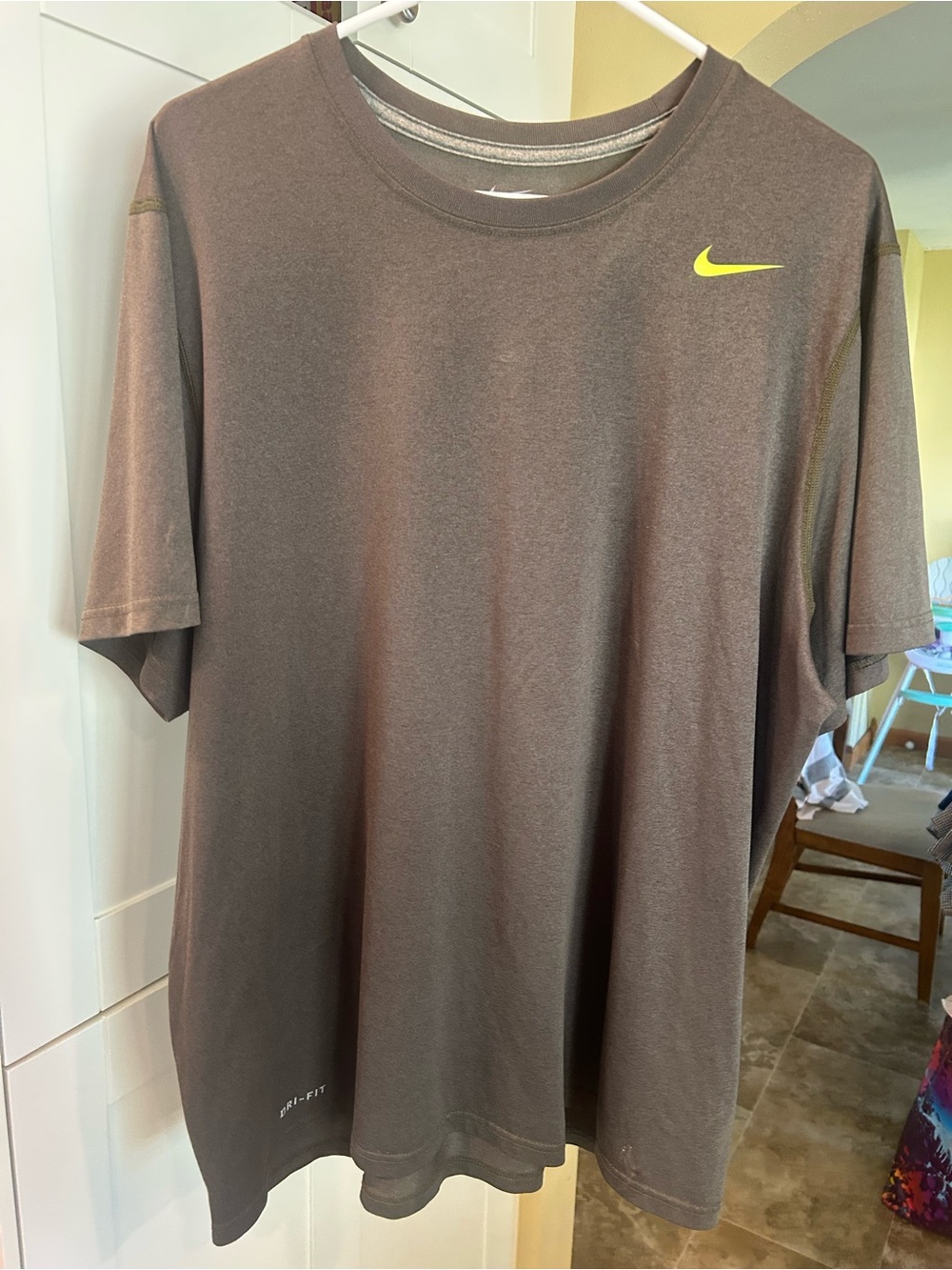 Nike Men’s Short Sleeve Performance Tee - olive green  with green Swoosh